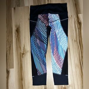 ATHLETA Mosaic Relay Capri Leggings Size medium Pockets Mesh Breathable Women's